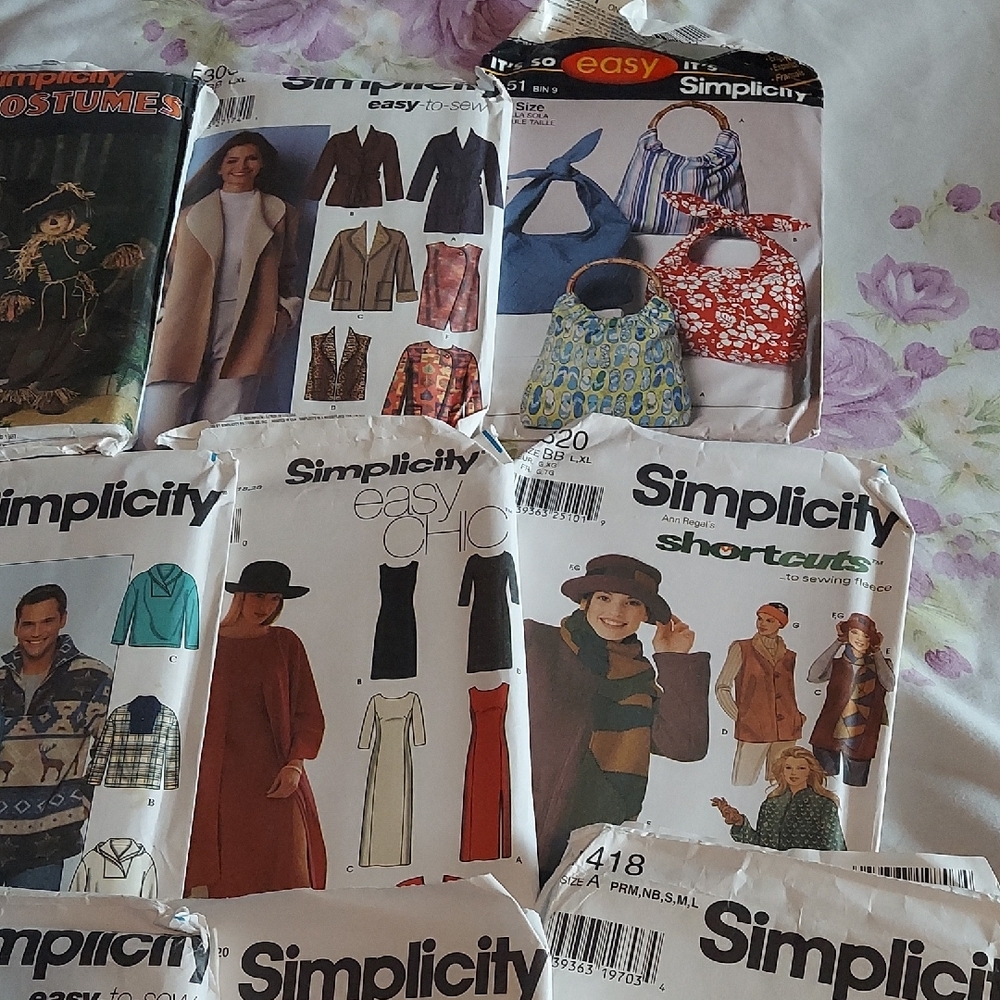 Simplicity Vintage Sewing Pattern Collection #4 - Picture 5 of 11